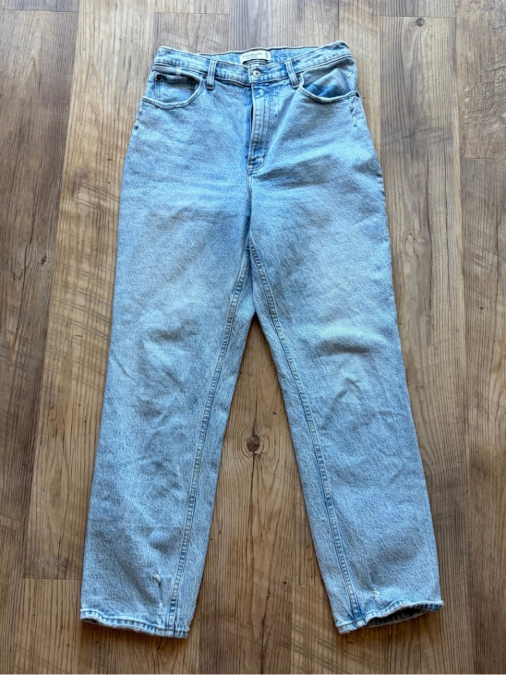 Abercrombie The 90's Straight Ultra High Rise Jeans